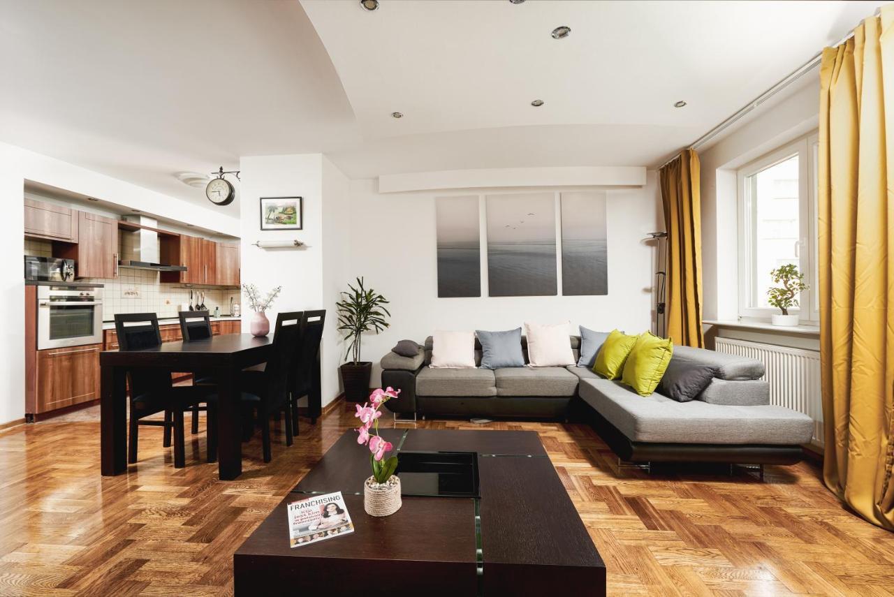 Family Apartment With A Terrace On Aleje Jerozolimskie Warszawa Exteriör bild