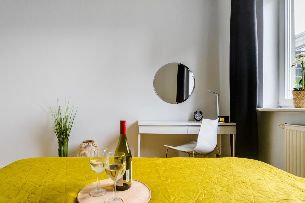 Family Apartment With A Terrace On Aleje Jerozolimskie Warszawa Exteriör bild